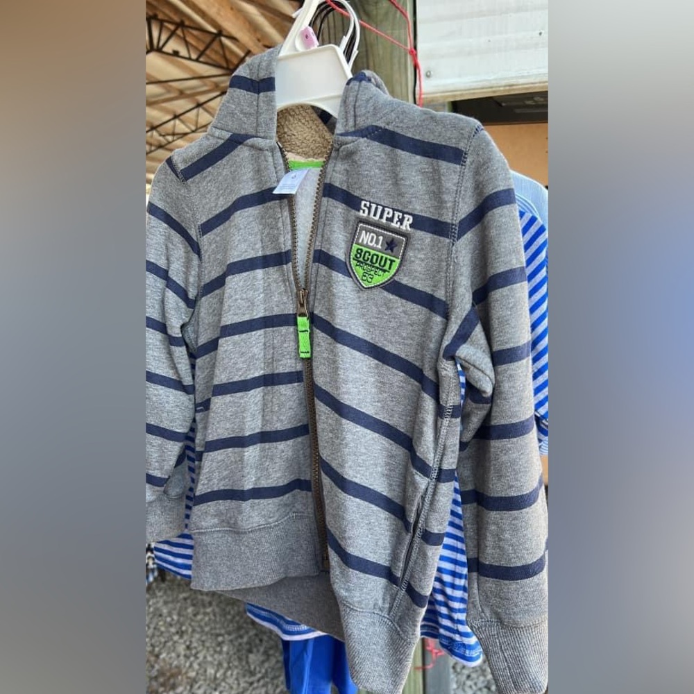 Carter’s zip up jacket size 6 NWT